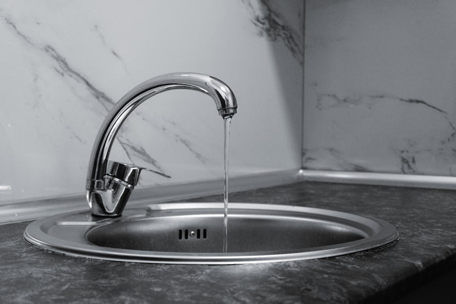 Modern kitchen sink faucet